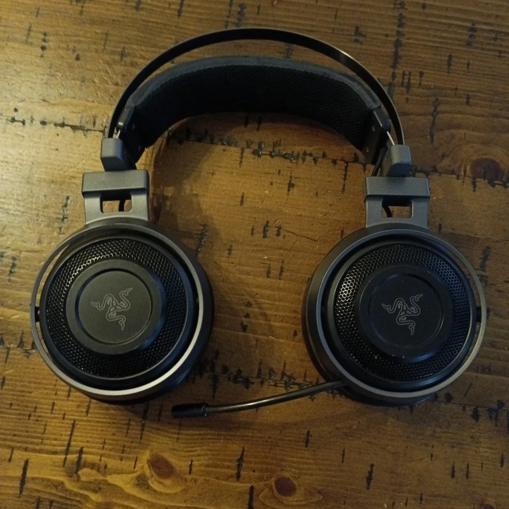 Razer Nari Ultimate Wireless 7.1 Surround Sound Gaming Headset NO DONGLE a1